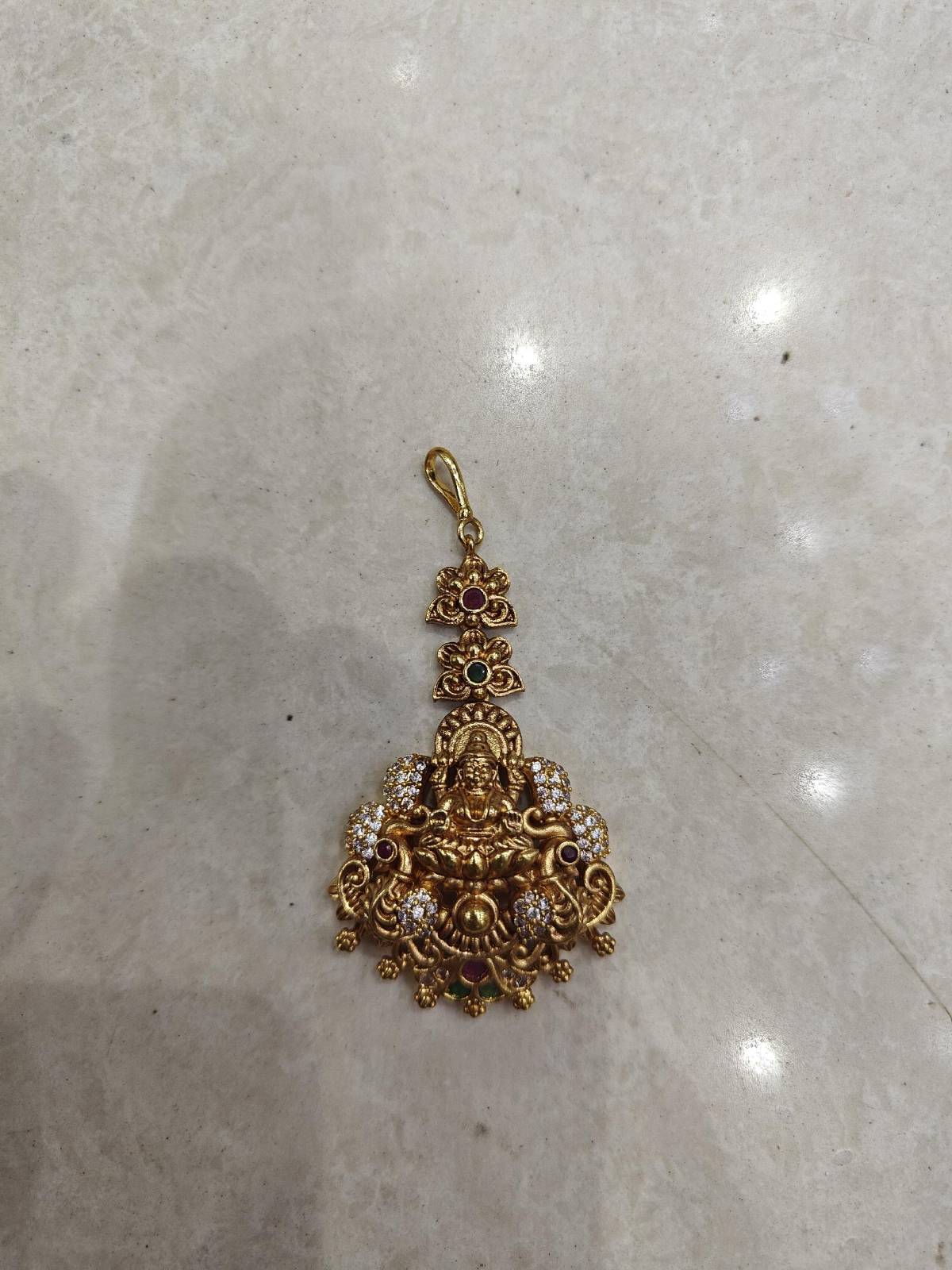 Suhani Nakshi Temple Maang Tikka